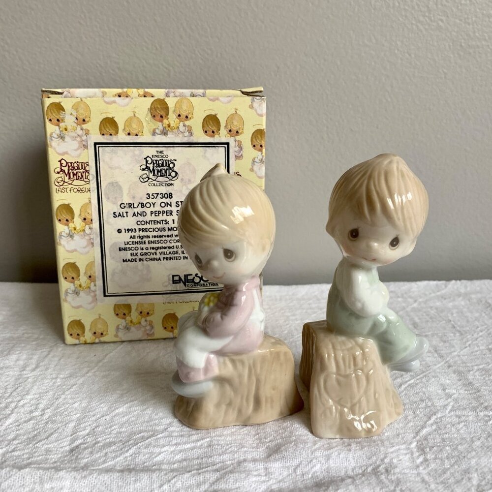 Precious Moments 357308 Girl By on Stump Salt Pepper Shakers in Box